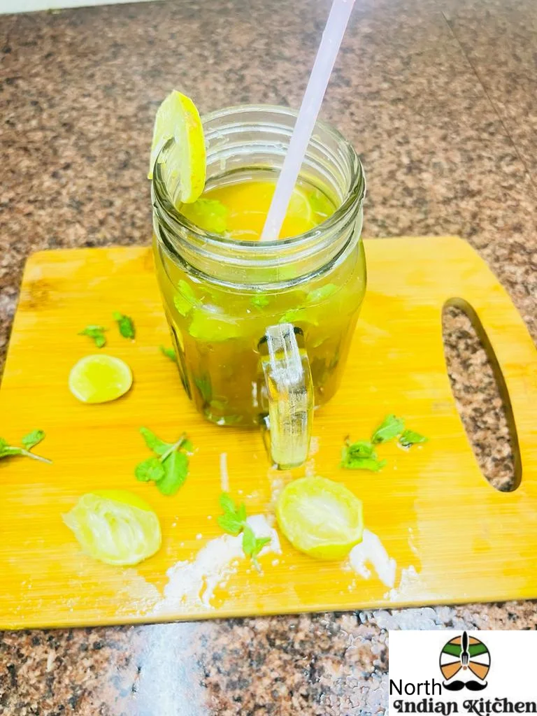 Homemade Mango Ice Tea (Mango Iced Tea)